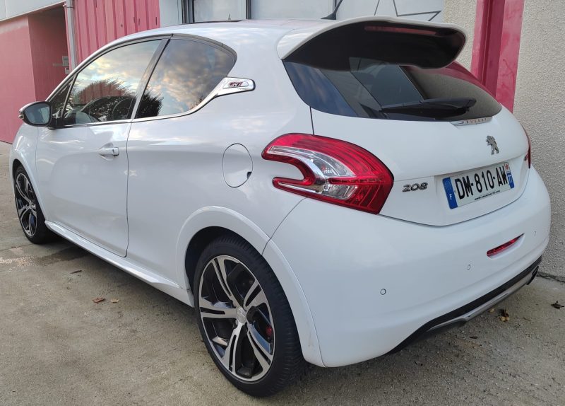 PEUGEOT 208 2014