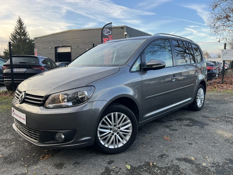 VOLKSWAGEN TOURAN 2015