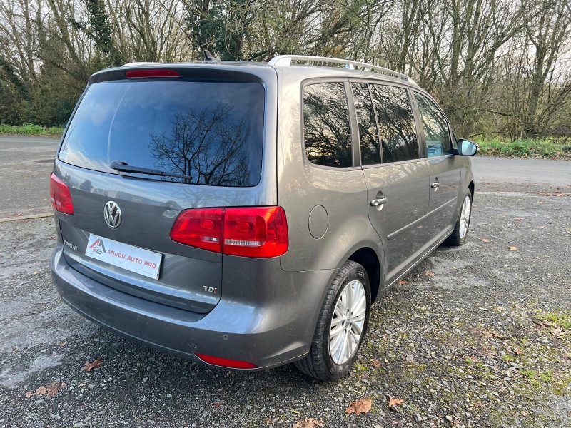 VOLKSWAGEN TOURAN 2015