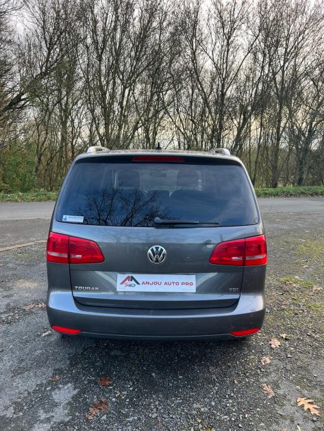 VOLKSWAGEN TOURAN 2015