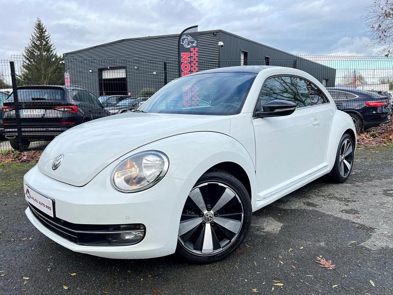 VOLKSWAGEN NEW BEETLE 2015