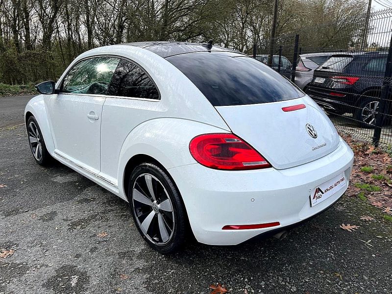 VOLKSWAGEN NEW BEETLE 2015