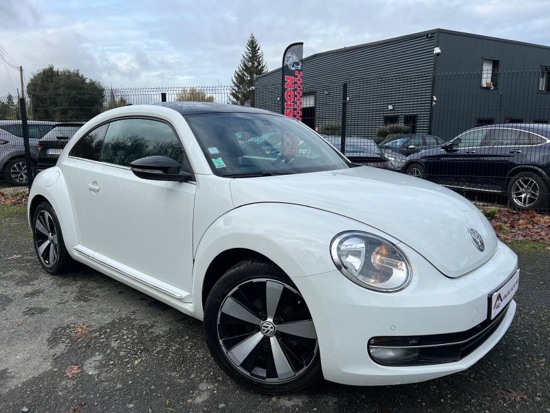 VOLKSWAGEN NEW BEETLE 2015