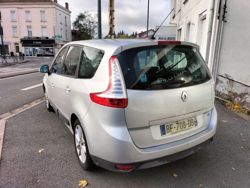 RENAULT MEGANE SCENIC 2010