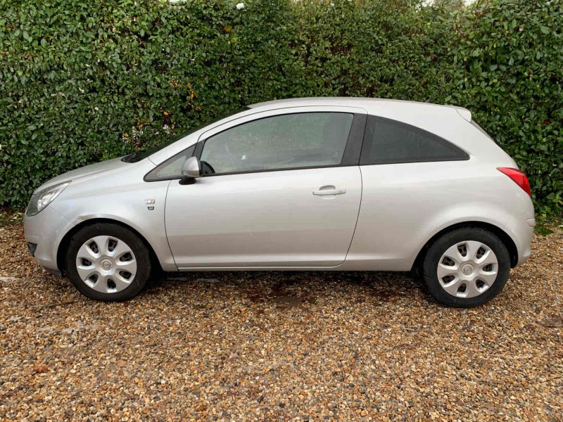 OPEL CORSA 2010  1.2 LPG (75Cv)