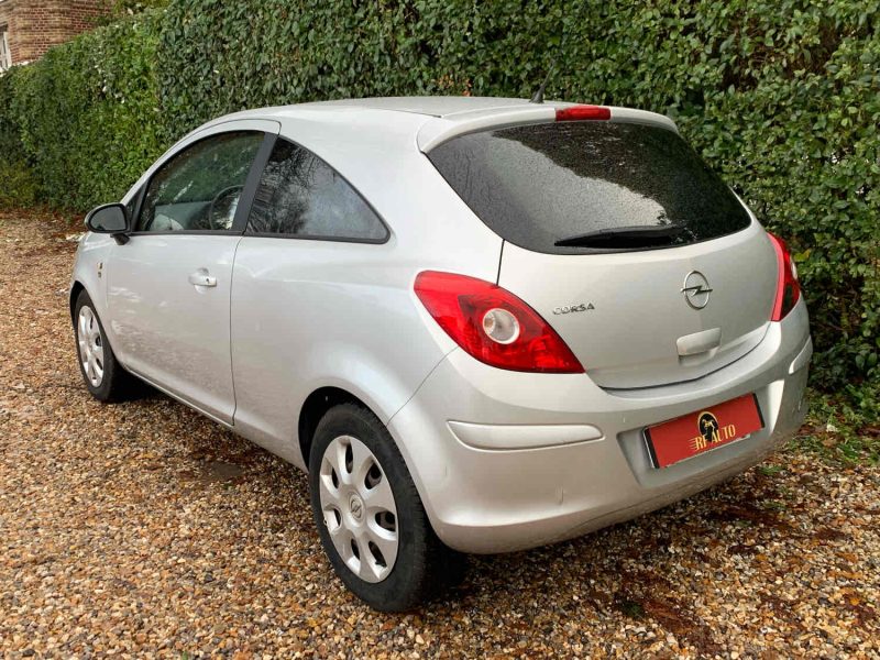 OPEL CORSA 2010  1.2 LPG (75Cv)