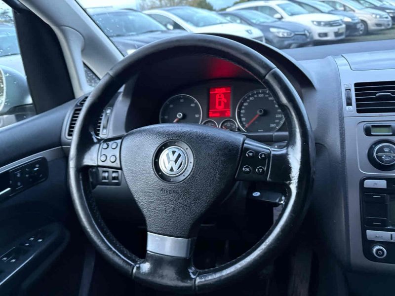 VOLKSWAGEN TOURAN 2008