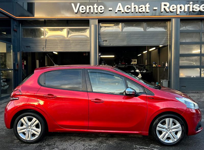 PEUGEOT 208 PHASE 2 SIGNATURE 1.2 82 Cv 1ERE MAIN / APPLE CAPRLAY & ANDROID AUTO - GARANTIE 1 AN