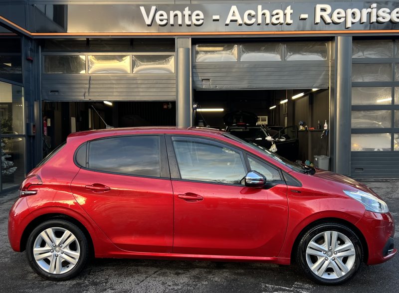 PEUGEOT 208 PHASE 2 SIGNATURE 1.2 82 Cv 1ERE MAIN / APPLE CAPRLAY & ANDROID AUTO - GARANTIE 1 AN