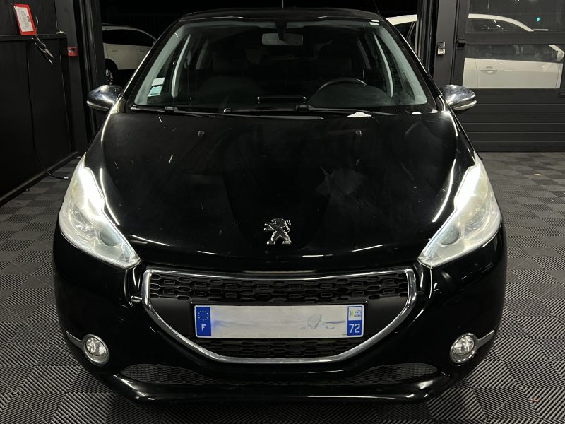 PEUGEOT 208 URBAN SOUL 1.2 82 Cv ECRAN TACTILE BLUETOOTH REGULATEUR CRIT AIR 1 - GARANTIE 1 AN