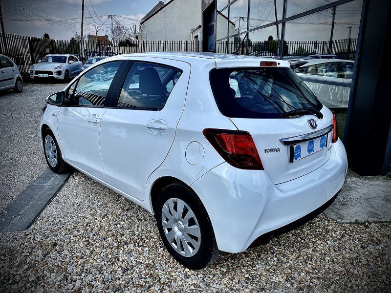 TOYOTA YARIS HYBRID Dynamic 11/2015