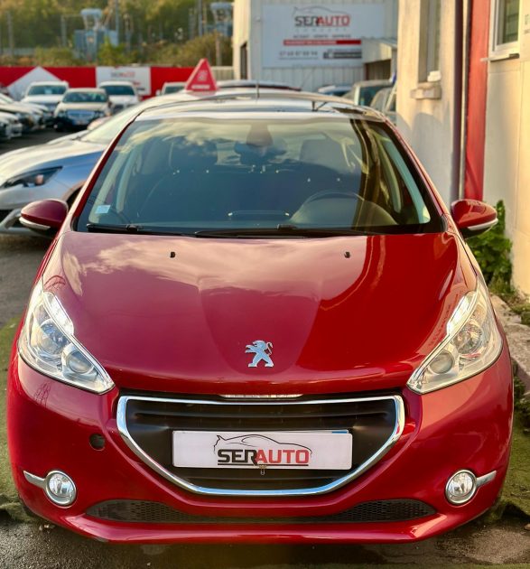 PEUGEOT 208 2014