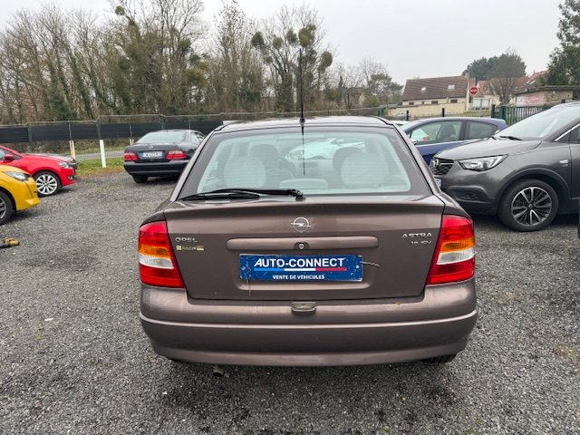 Opel Astra 1.6 Elegance 1998 - 126089 KM