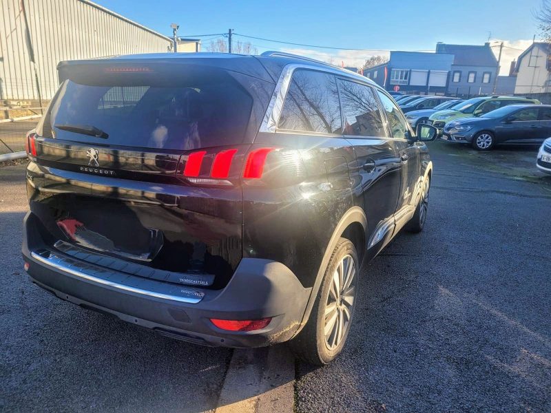 PEUGEOT  5008 2017