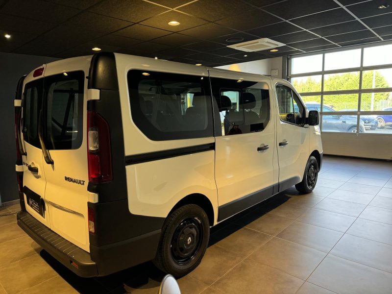 RENAULT TRAFIC 2015