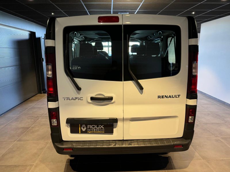 RENAULT TRAFIC 2015