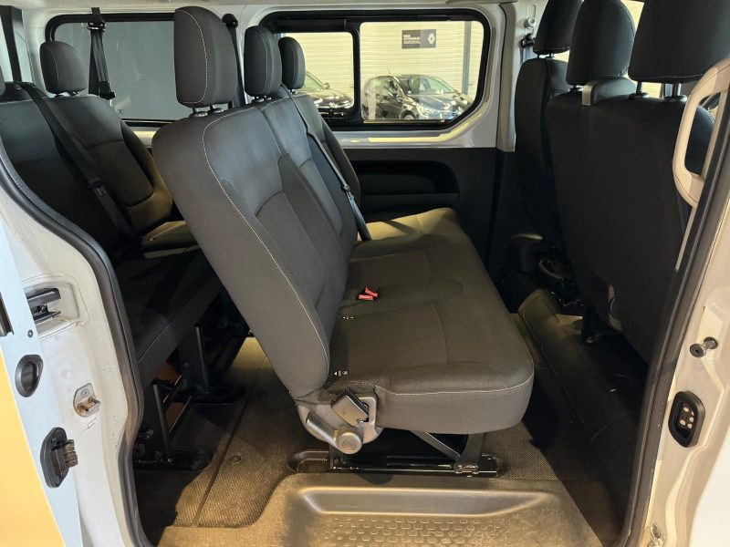 RENAULT TRAFIC 2015