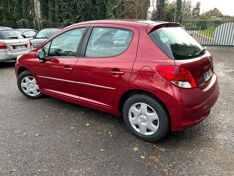 PEUGEOT 207 2011