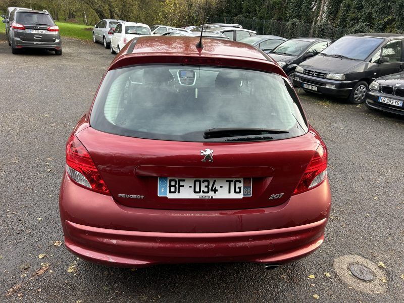 PEUGEOT 207 2011