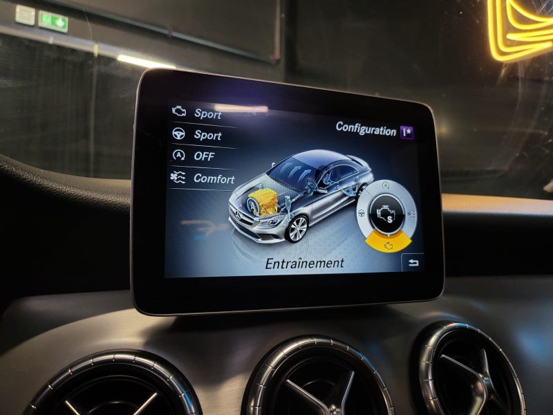 MERCEDES CLASSE CLA 200 CDi 7G-DCT FASCINATION PACK AMG / TOIT OUVRANT + CARPLAY + SIEGE ELECTRIQUE 