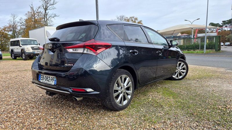 TOYOTA AURIS 2016