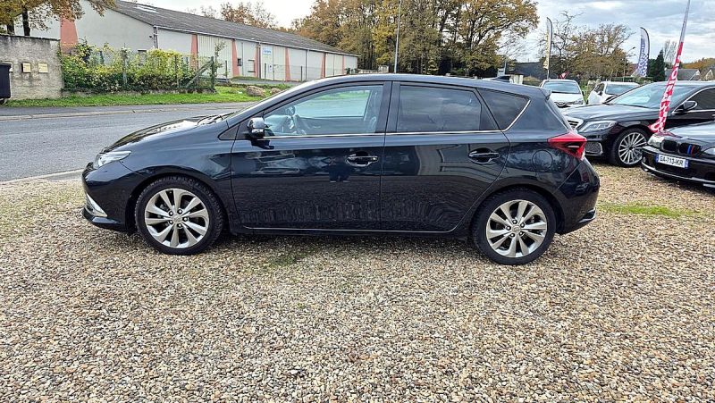 TOYOTA AURIS 2016