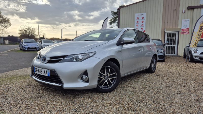 TOYOTA AURIS 2015