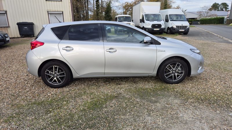 TOYOTA AURIS 2015