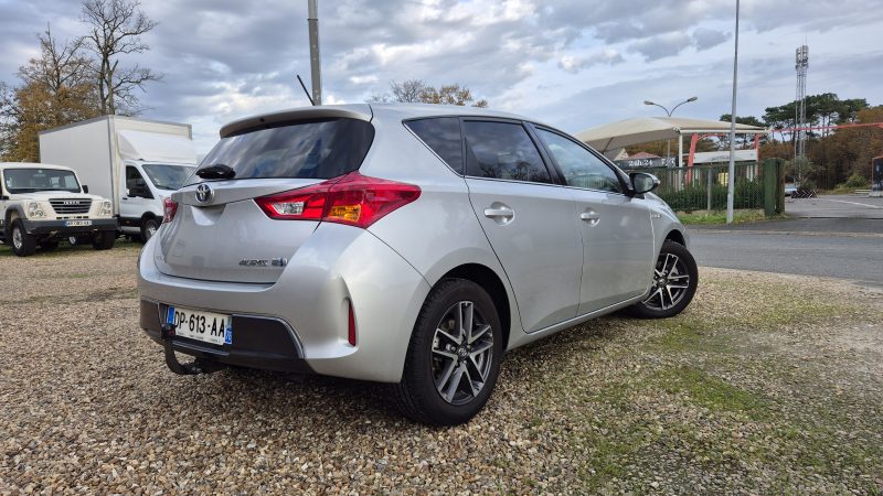 TOYOTA AURIS 2015