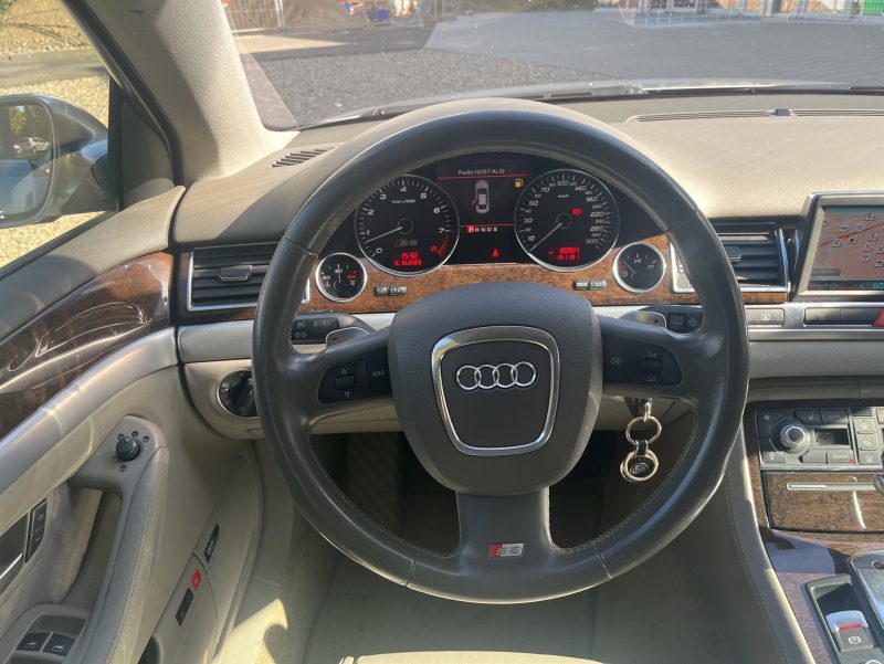 AUDI S8 2007