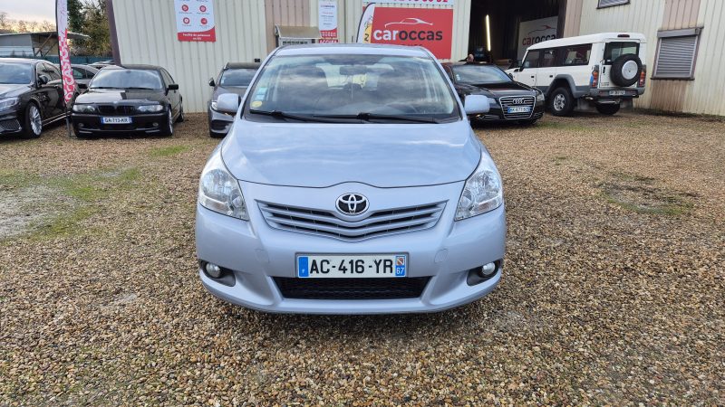 TOYOTA VERSO 2009