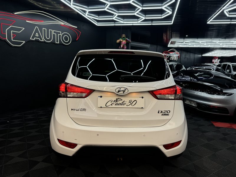 HYUNDAI IX20 2013