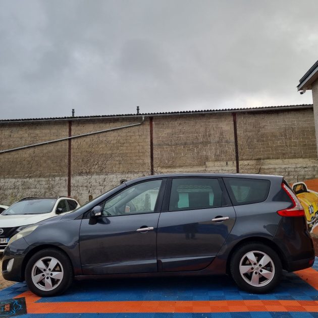 RENAULT MEGANE SCENIC 2012