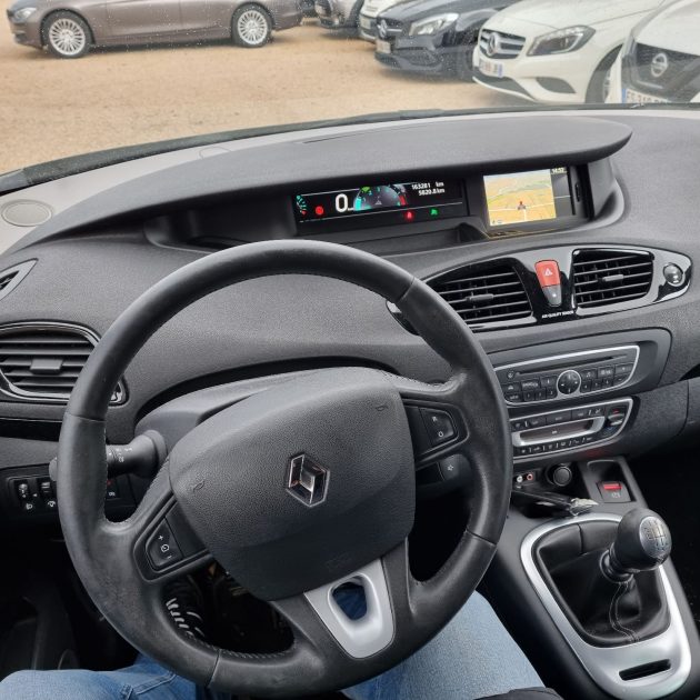 RENAULT MEGANE SCENIC 2012