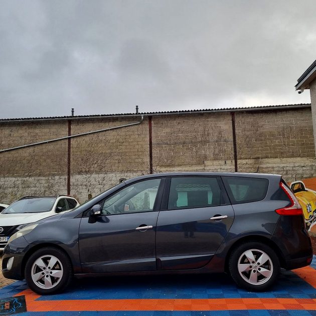 RENAULT MEGANE SCENIC 2012