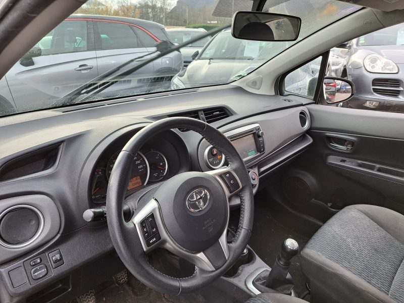 TOYOTA YARIS 2012