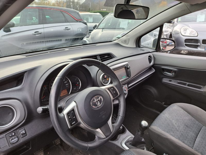 TOYOTA YARIS 2012