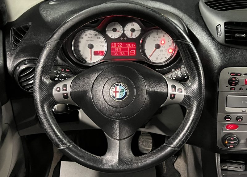 ALFA ROMEO 147 PHASE 2 1.6 TWIN SPARK 120 Cv ORIGINE FRANCE / REGULATEUR BLUETOOTH - GARANTIE 1 AN