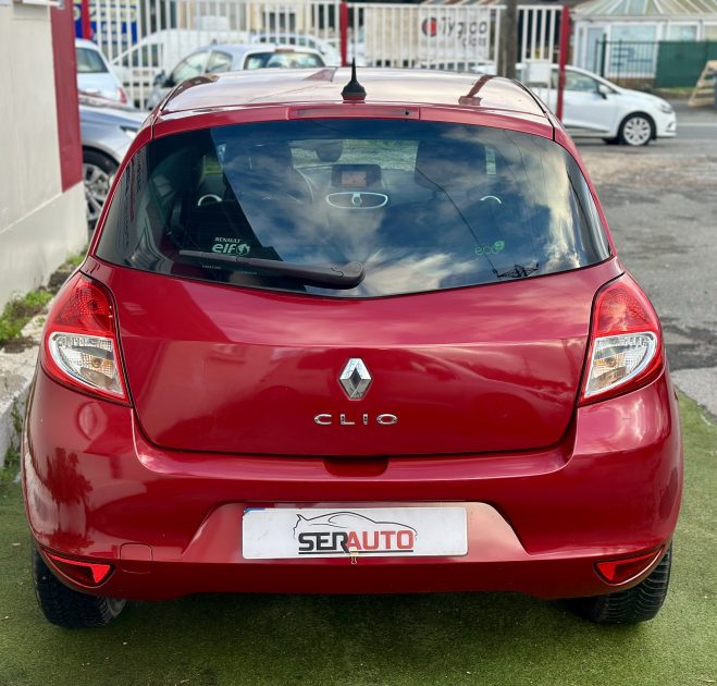 RENAULT CLIO III  2010