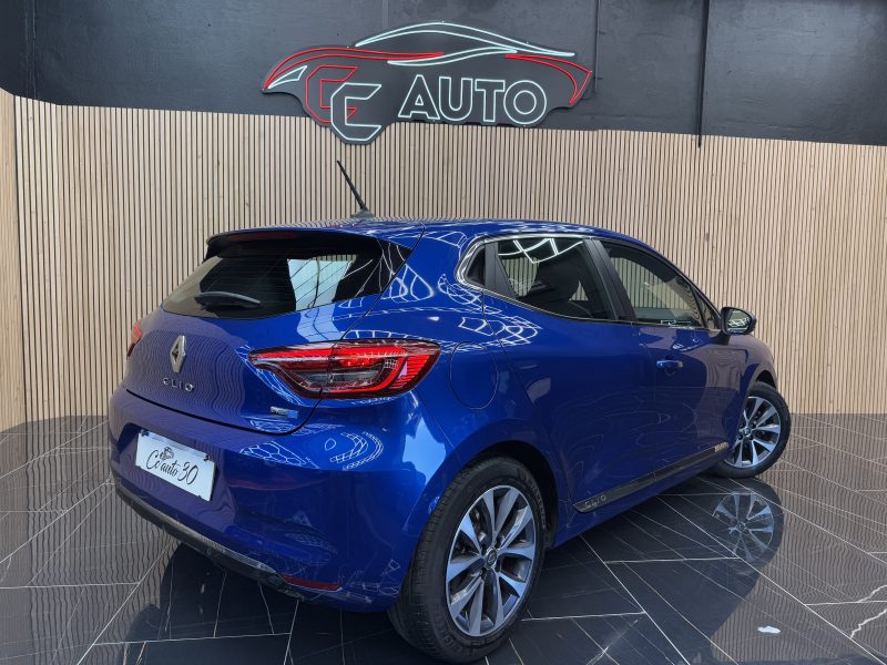 RENAULT CLIO 2021