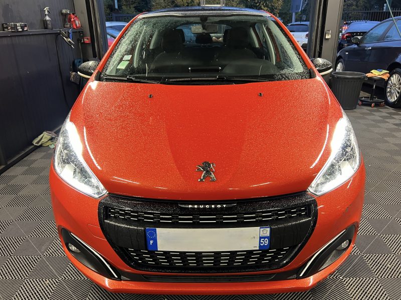 PEUGEOT 208 PHASE 2 ALLURE 1.2 82 Cv APPLE CARPLAY & ANDROID AUTO TOIT PANO CAMERA - GARANTIE 1 AN