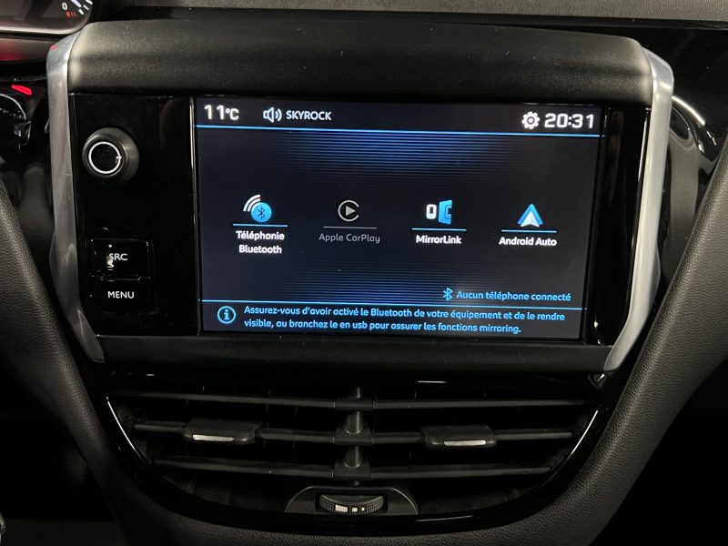 PEUGEOT 208 PHASE 2 ALLURE 1.2 82 Cv APPLE CARPLAY & ANDROID AUTO TOIT PANO CAMERA - GARANTIE 1 AN