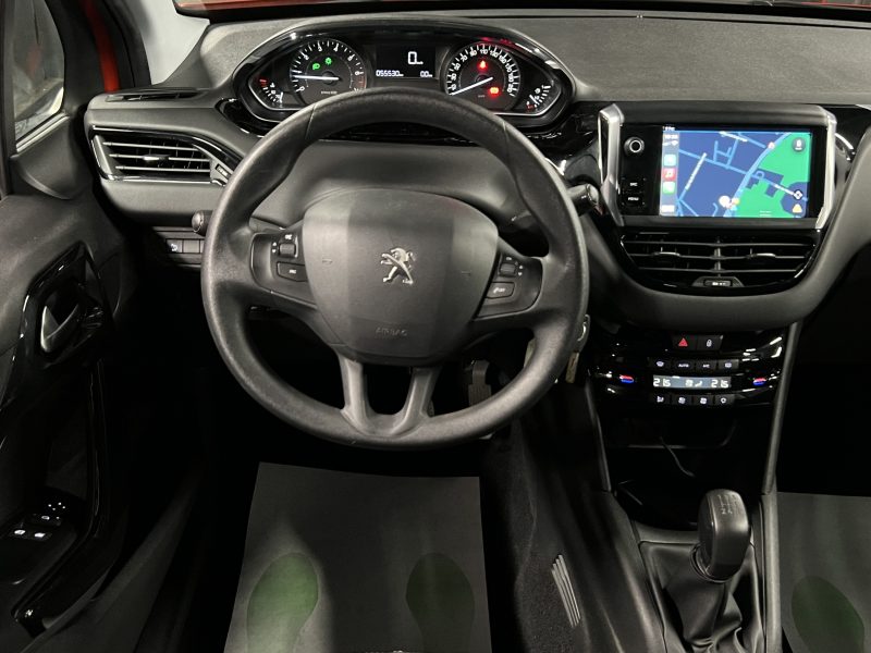 PEUGEOT 208 PHASE 2 ALLURE 1.2 82 Cv APPLE CARPLAY & ANDROID AUTO TOIT PANO CAMERA - GARANTIE 1 AN