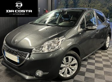 PEUGEOT 208 STYLE 1.2 82 Cv ECRAN TACTILE GPS BLUETOOTH REGULATEUR 22 400 Kms - Garantie 1 an