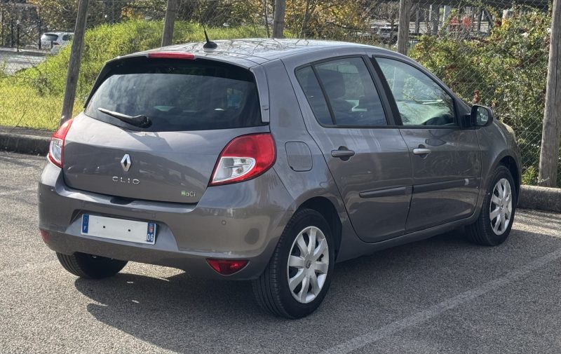 RENAULT CLIO dCi 90 Garmina Tomtom