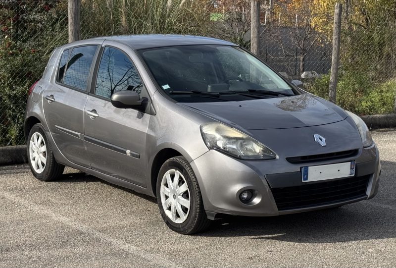 RENAULT CLIO dCi 90 Garmina Tomtom