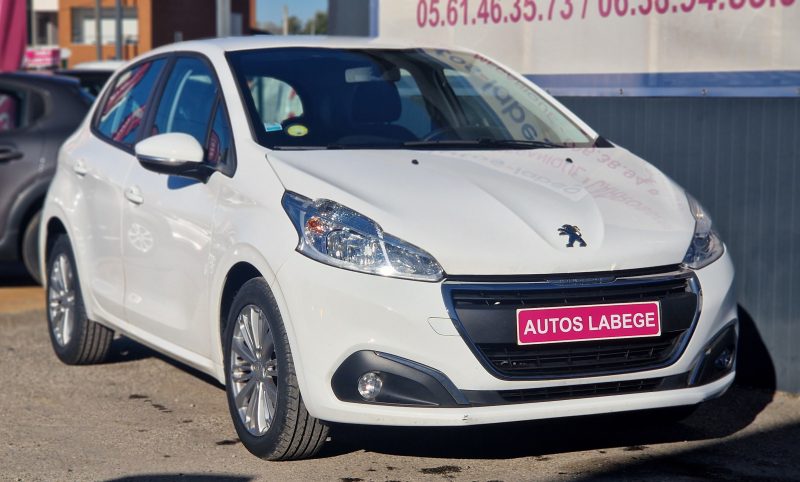 PEUGEOT 208 2020