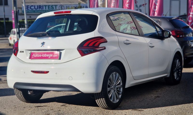 PEUGEOT 208 2020