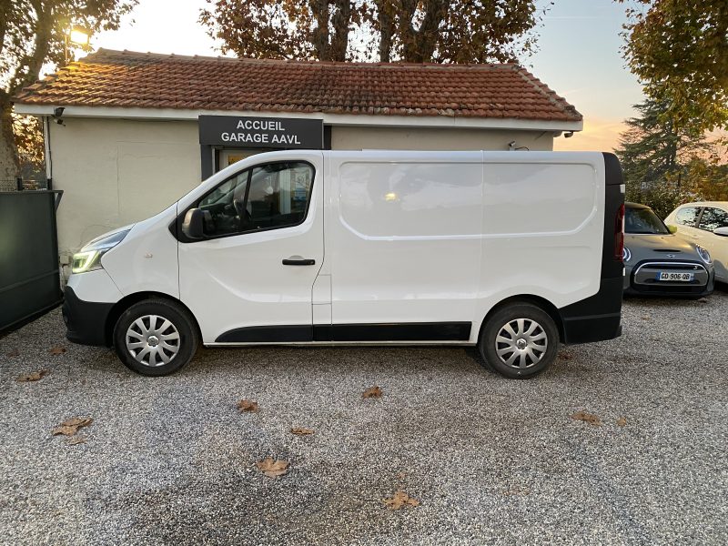 RENAULT TRAFIC 2021