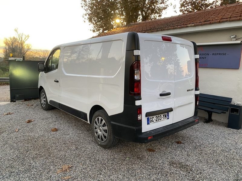 RENAULT TRAFIC 2021